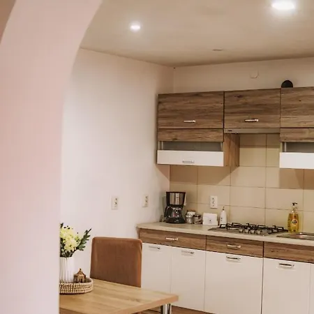 Cozy 2-Bedroom Boho-Themed Home Caransebeş Extérieur photo